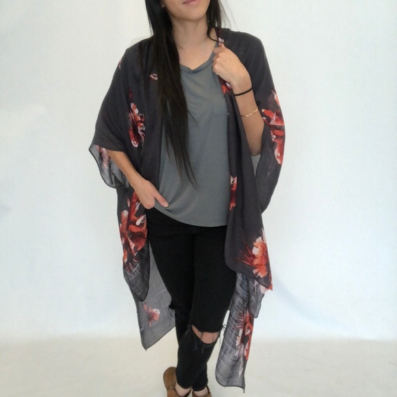 !LAST ONE! ASHLEY Grey Floral Kimono - Picture 5 of 5
